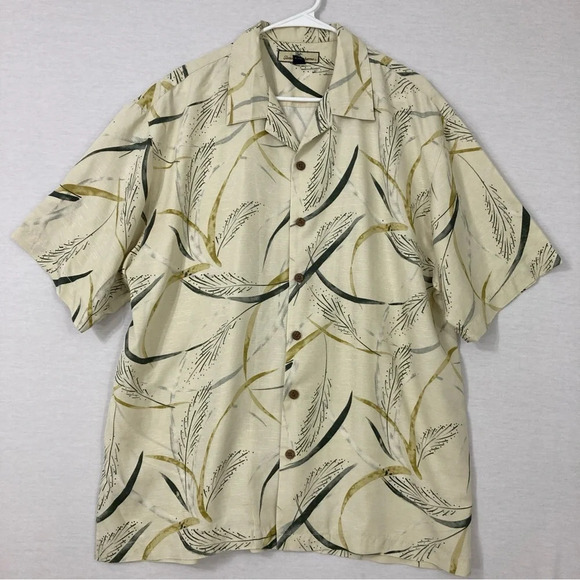 Tommy Bahama Leaf Print 100% Silk Short Sleeve Button Down size Large - Picture 1 of 10